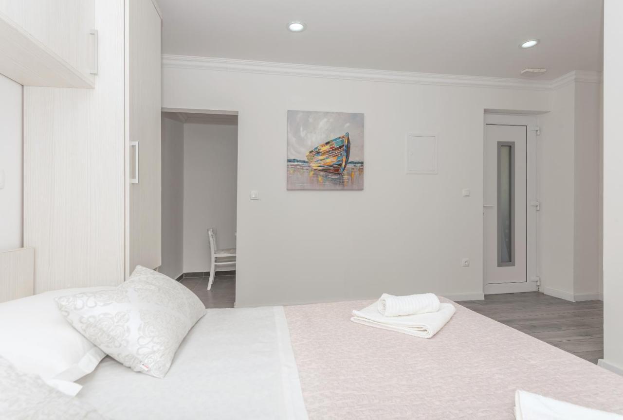 Apartments Petrusic Макарска Екстериор снимка
