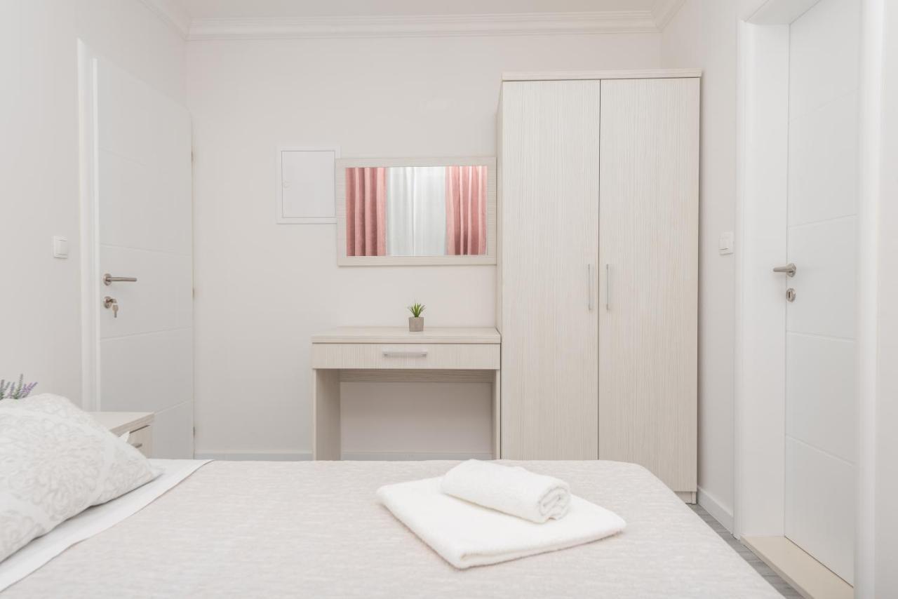 Apartments Petrusic Макарска Екстериор снимка