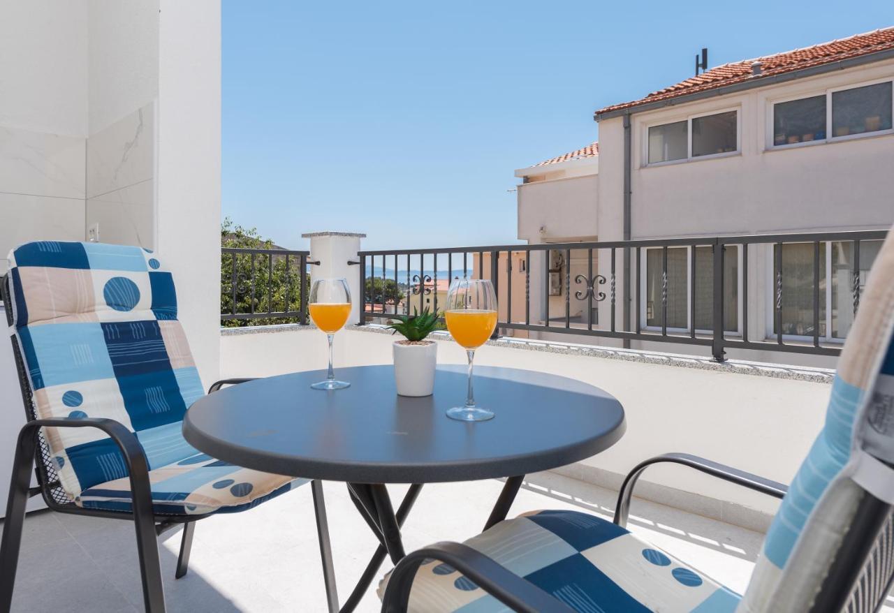 Apartments Petrusic Макарска Екстериор снимка